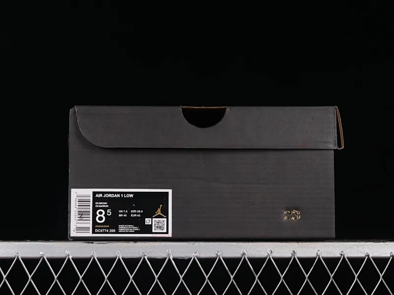All categories Air Jordan Jordan series basketball shoes Air Jordan 1 Low Z version Air Jordan 1 Low AJ1 Joe 1 white coffee color low-top cultural casual sneakers DC0774-200
